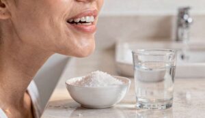 The salt water rinse that whitens teeth naturally : how mild abrasion removes surface stains